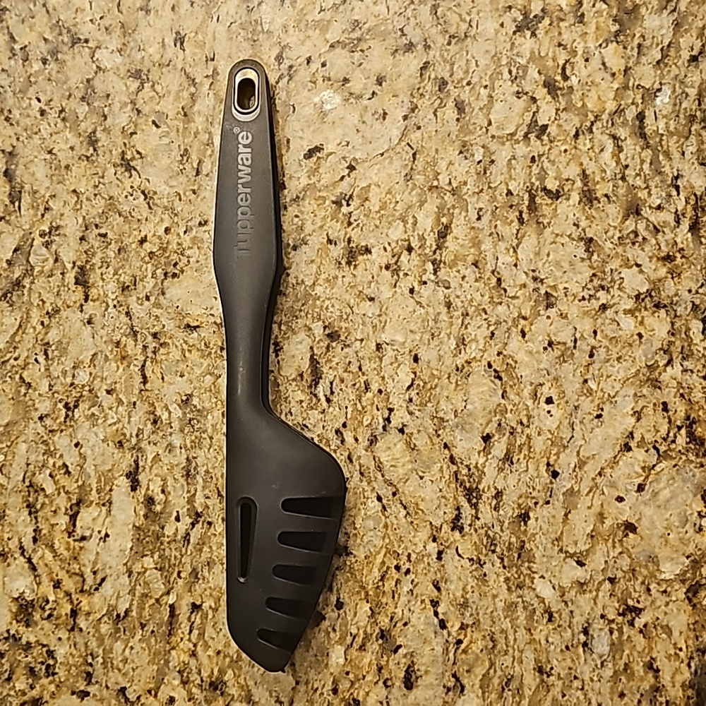 Tupperware Tongs - Picture 9 of 10
